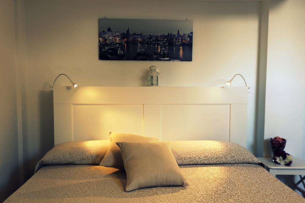 Io Resto Qui Bed and Breakfast Monopoli Habitación foto