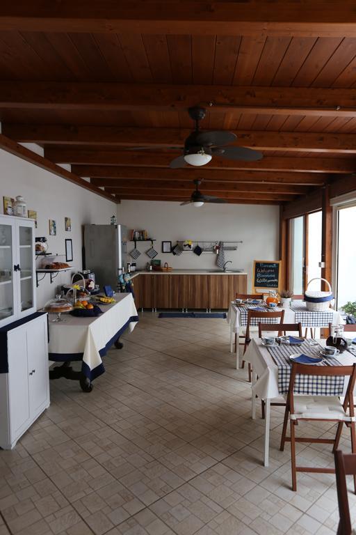 Io Resto Qui Bed and Breakfast Monopoli Habitación foto